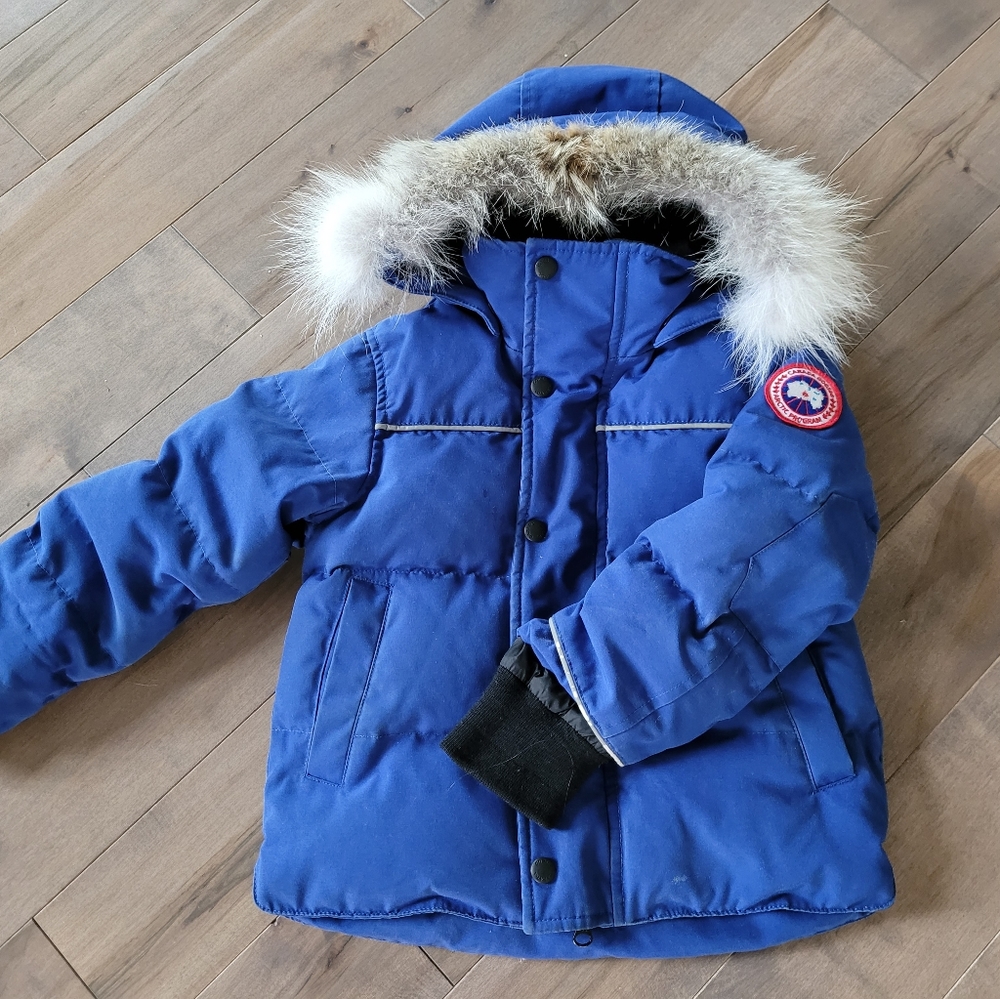 Canada goose unisex winter jacket 2-3 years